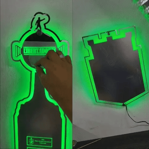 El orgullo verdolaga ahora ilumina tu pared 💚